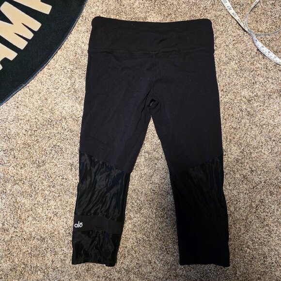 ALO Women's Black DRI-FIT Running/Yoga Crop Leggings Size M - Picture 2 of 5